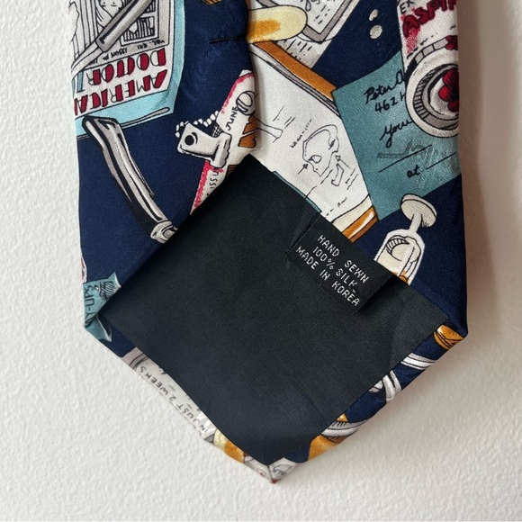 Vintage Nicole Miller 1994 Doctor Medical themed tie | 100% Silk | Made in Korea - Picture 7 of 9